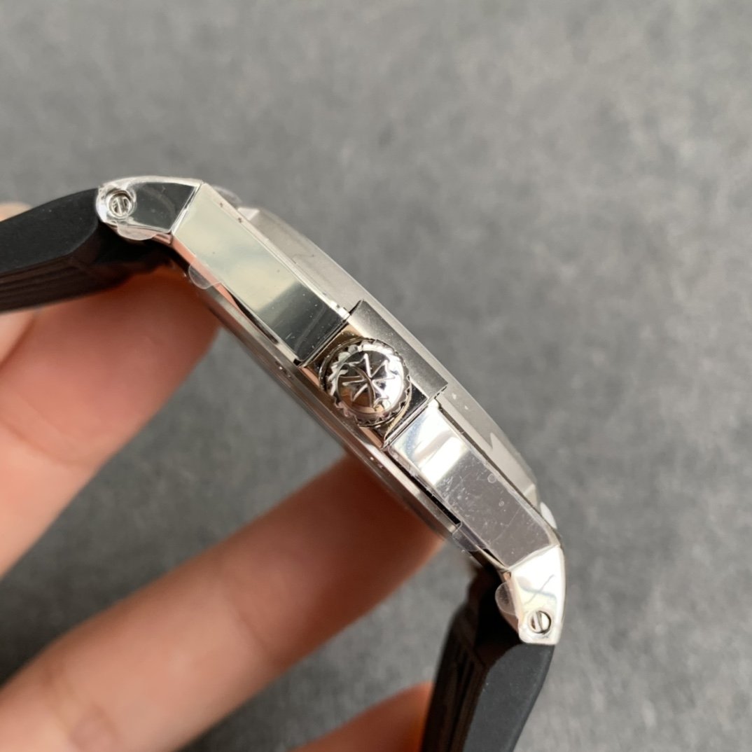 VACHERON OVERSEA 42 STEEL CASE WHITE DIAL