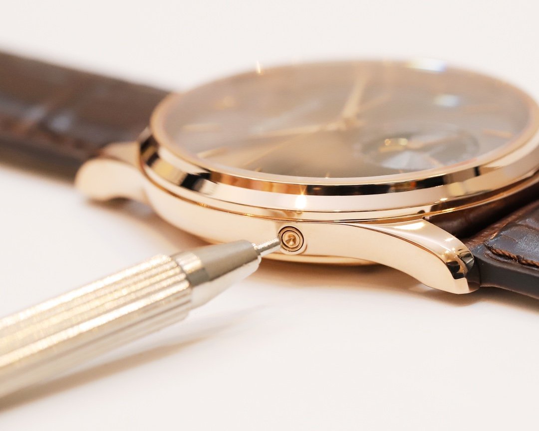 JAEGER MASTER ULTRA THIN MOONPHASE ROSE GOLD CASE GREY DIAL