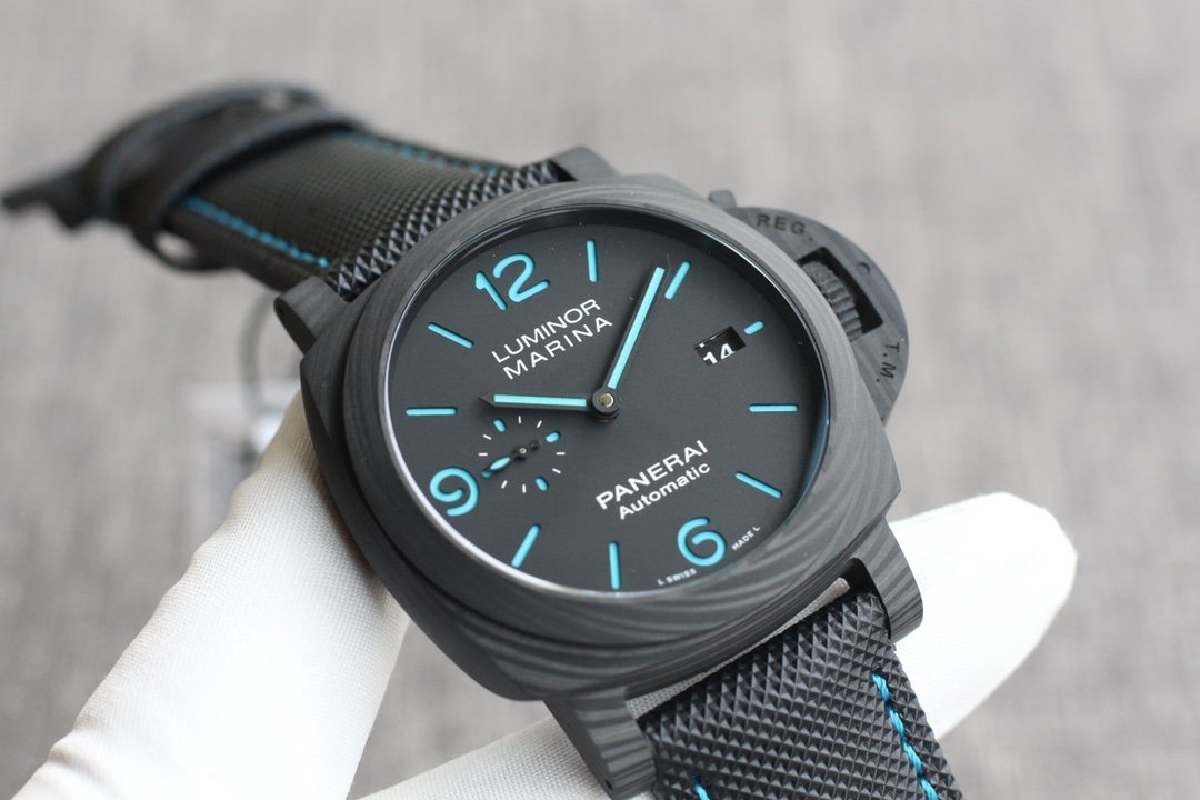 LUMINOR MARINA 1950 CARBON CASE 44MM BLACK DIAL