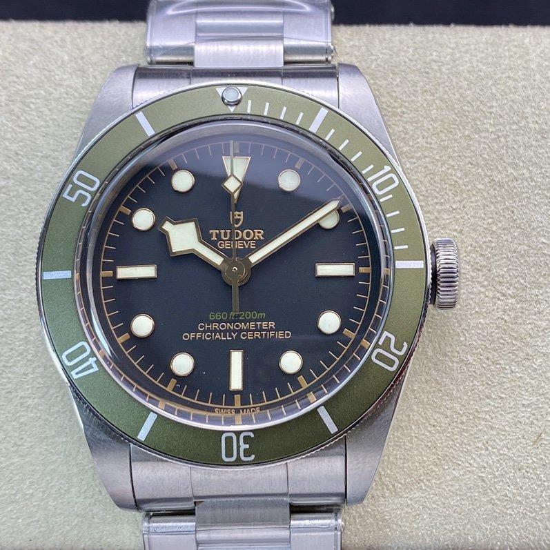 HERITAGE BLACK BAY 41MM GREEN BEZEL