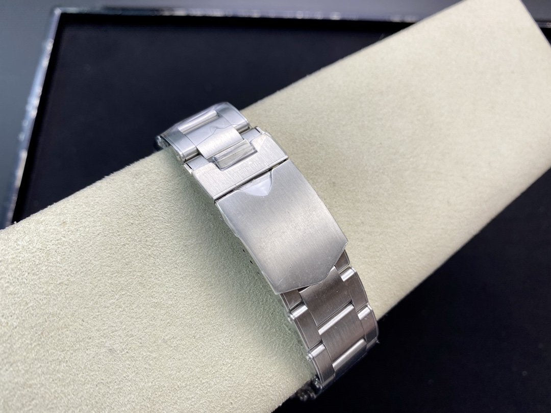 HERITAGE BLACK BAY 41MM GREEN BEZEL