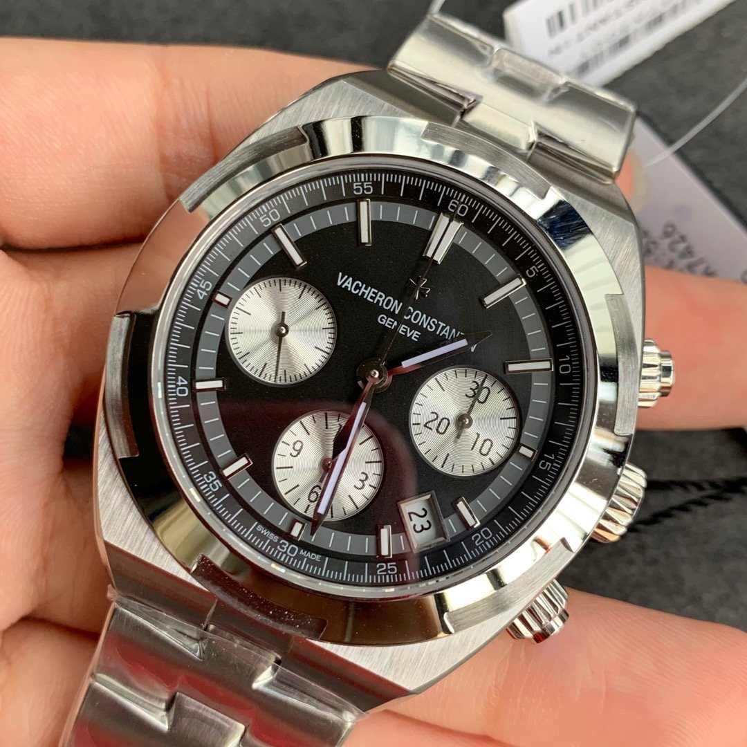 OVERSEA CHRONOGRAPH STAINLESS STEEL BLACK DIAL