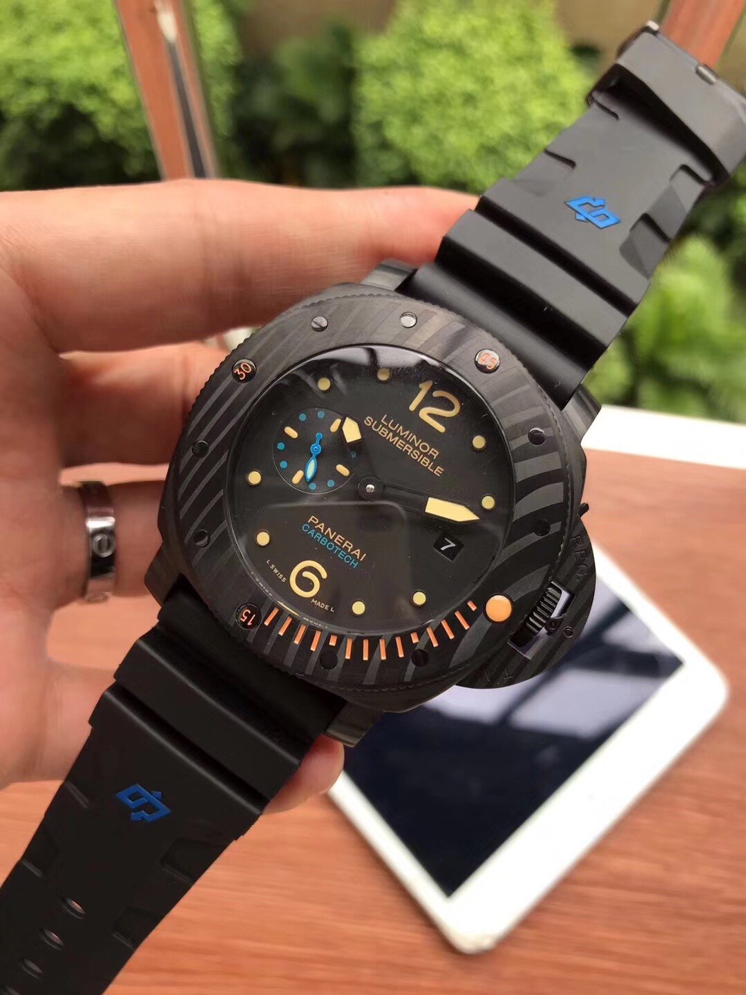 SUBMERSIBLE CARBONTECH BLACK DIAL 44MM