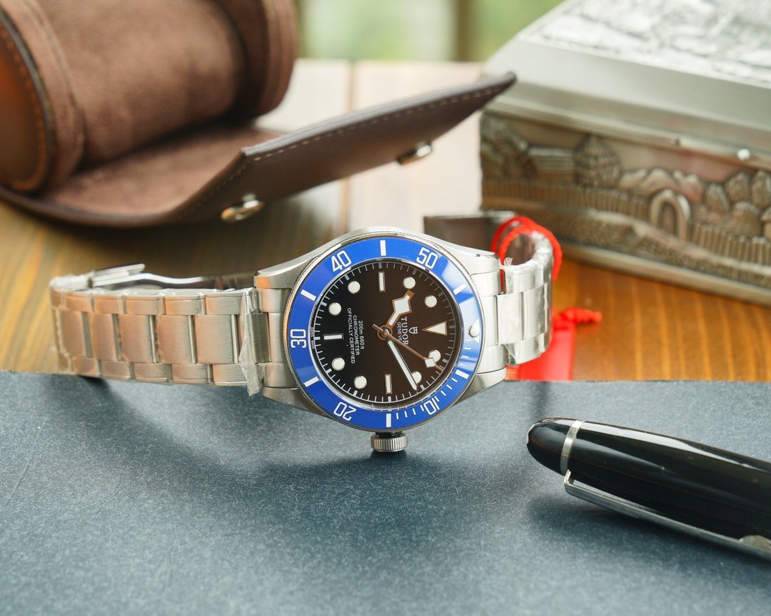PELAGOS 42MM CHRONOMETER AUTOMATIC BLACK DIAL