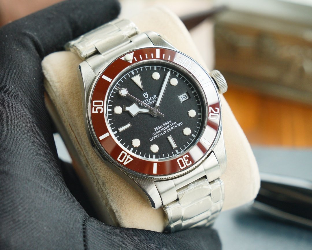 PELAGOS 42MM CHRONOMETER AUTOMATIC BLACK DIAL