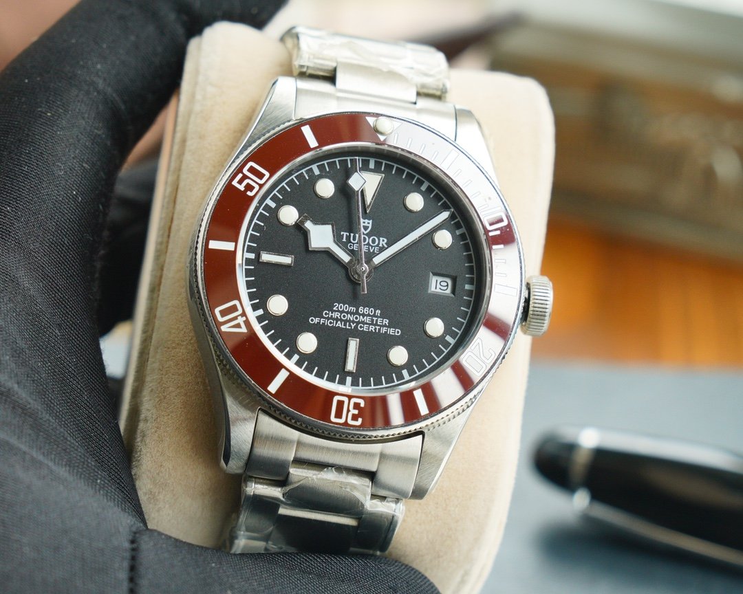 PELAGOS 42MM CHRONOMETER AUTOMATIC BLACK DIAL