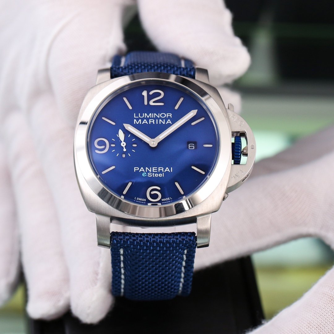 LUMINOR MARINA 44MM STEEL CASE LEATHER