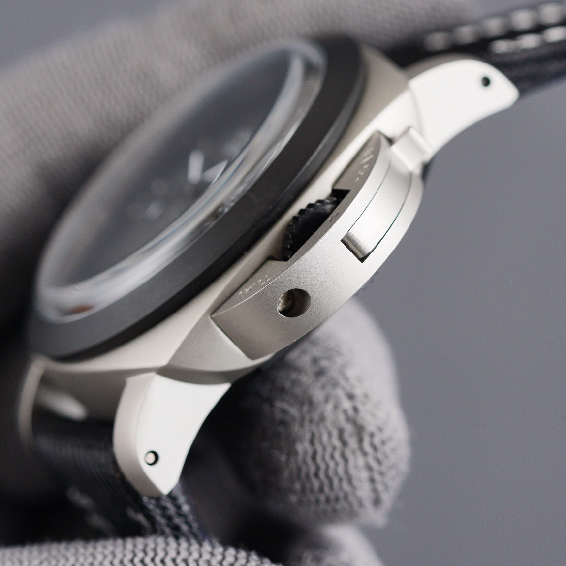 LUMINOR 1950 3 DAYS STEEL CASE CARBON BEZEL GREY DIAL