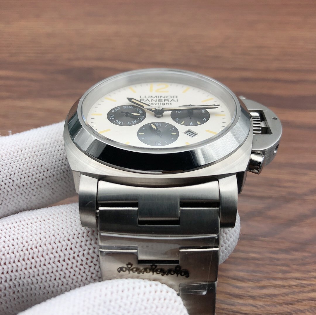 LUMINOR DAYLIGHT 44MM STAINLESS STEEL