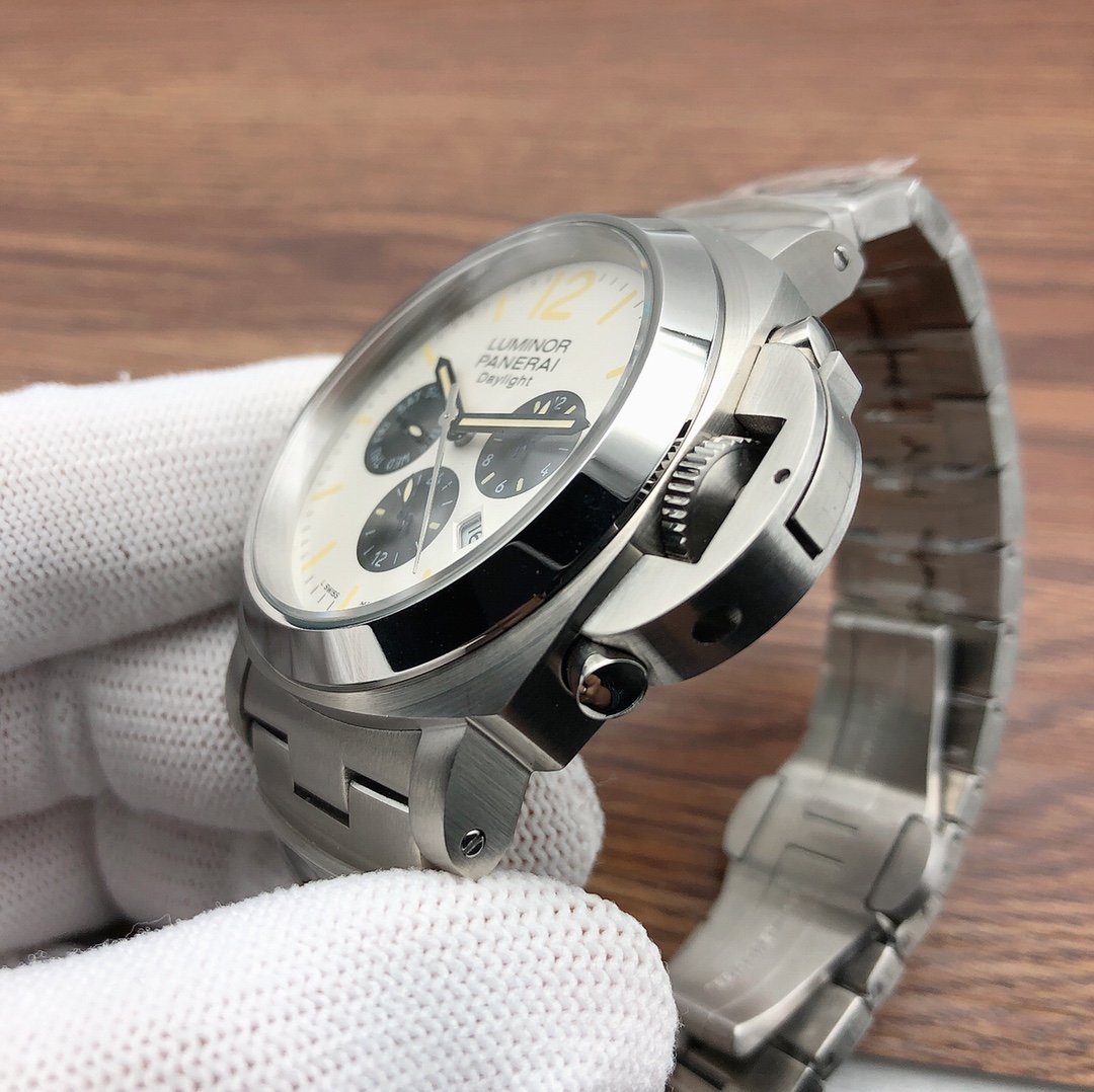 LUMINOR DAYLIGHT 44MM STAINLESS STEEL