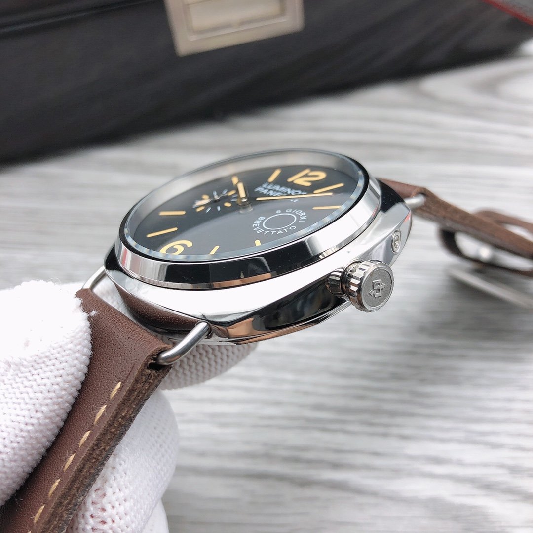 LUMINOR 8 GIORNI 44MM BLACK DIAL
