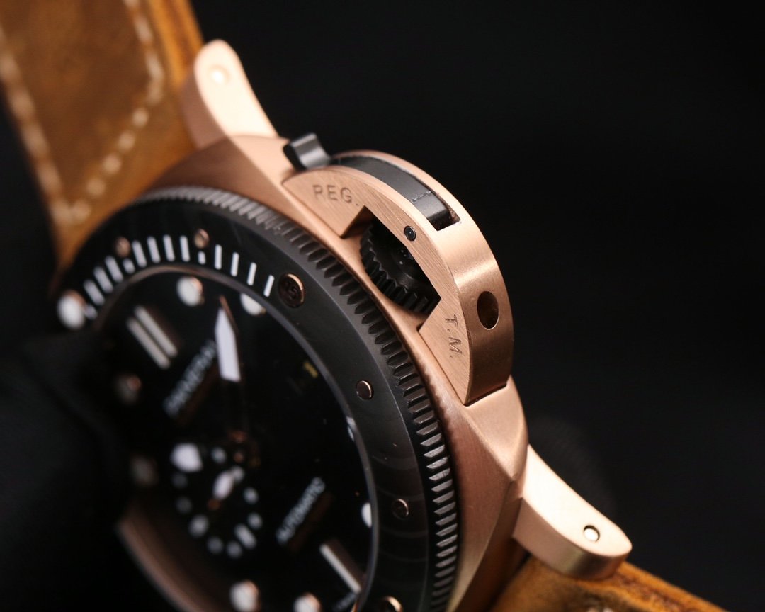 LUMINOR SUBMERSIBLE 47MM ROSE GOLD CASE BLACK BEZEL