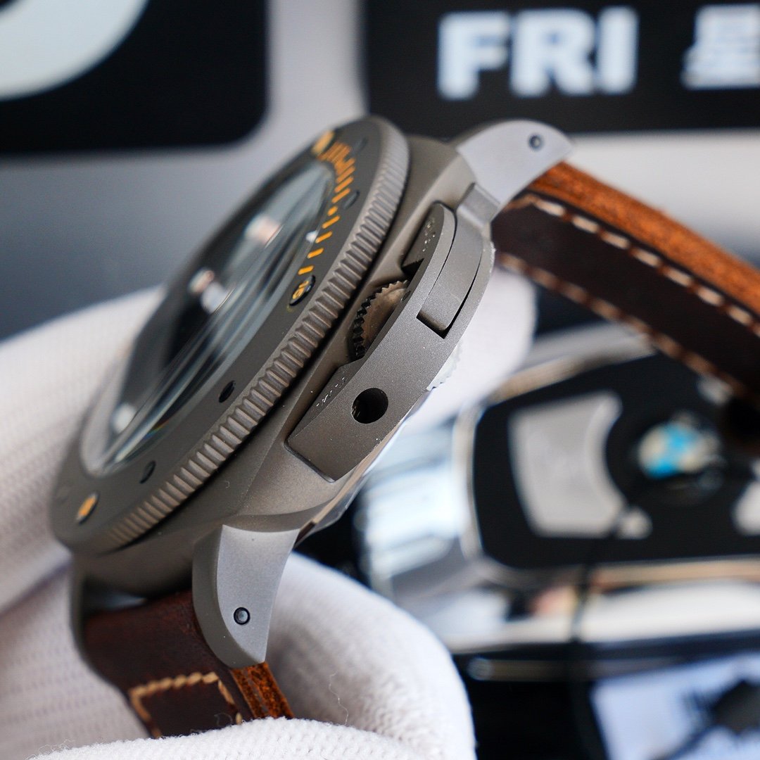 LUMINOR SUBMERSIBLE 44MM 1950 3 DAYS BMG TECH BLACK DIAL