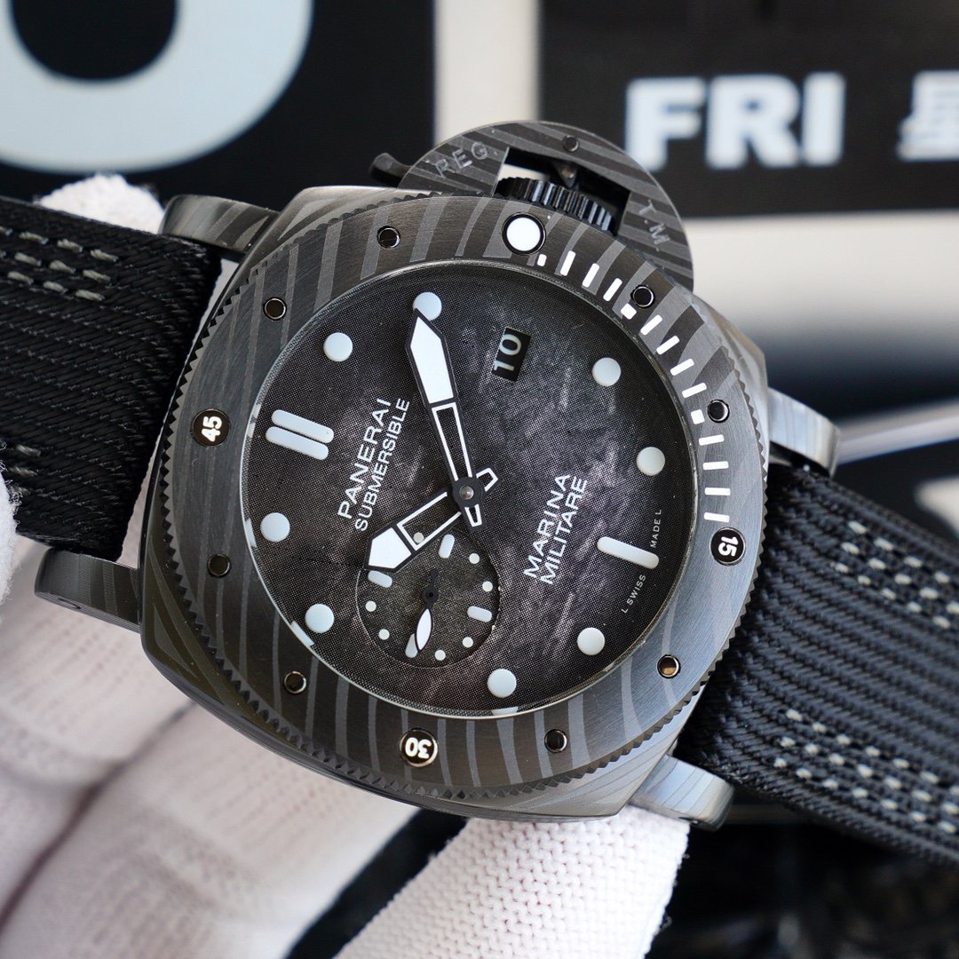 LUMINOR SUBMERSIBLE 44MM 1950 3 DAYS CARBON