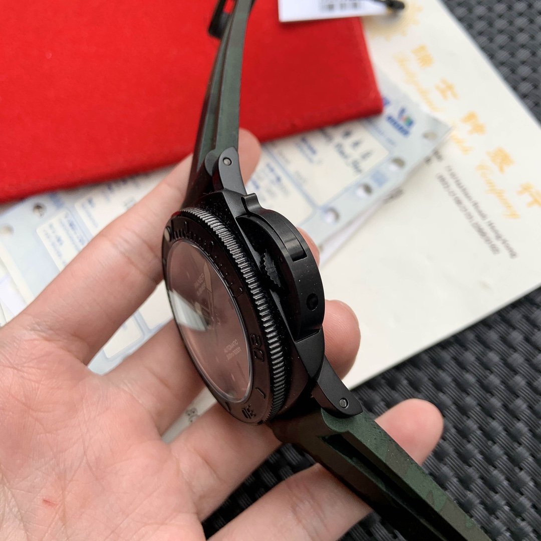 SUBMERSIBLE MIKE HORN 47MM ALL BLACK