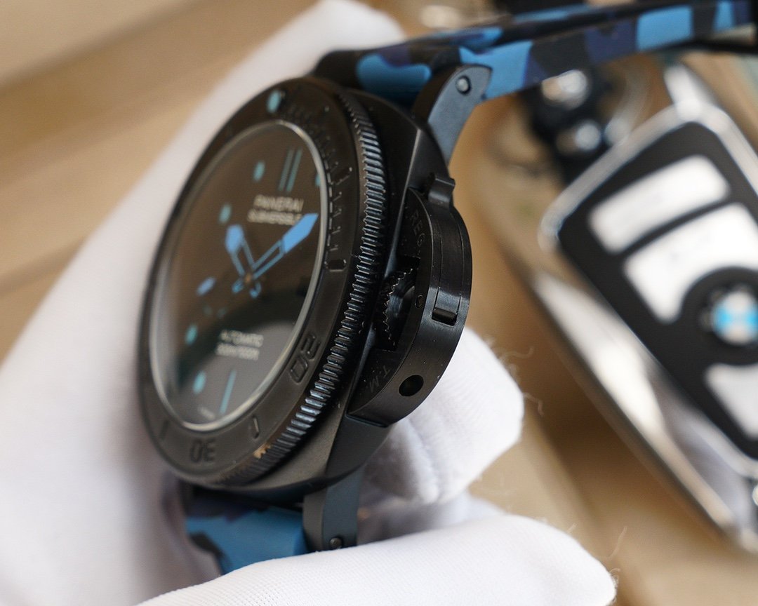 SUBMERSIBLE MIKE HORN 47MM BLACK BLUE DIAL