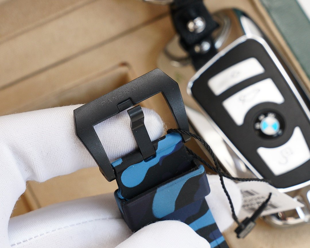SUBMERSIBLE MIKE HORN 47MM BLACK BLUE DIAL