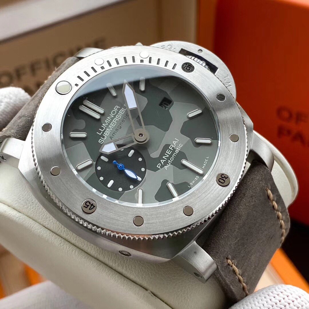 LUMINOR SUBMERSIBLE 44MM STEEL CASE CAMO DIAL