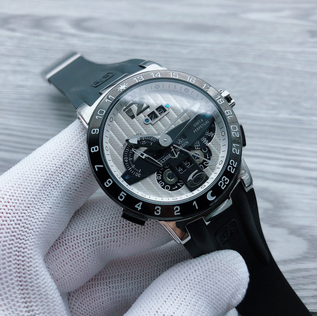 ULYSSE GMT PERPETUAL 43MM STEEL CASE