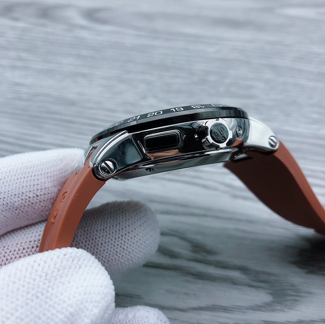 ULYSSE GMT PERPETUAL 43MM STEEL CASE
