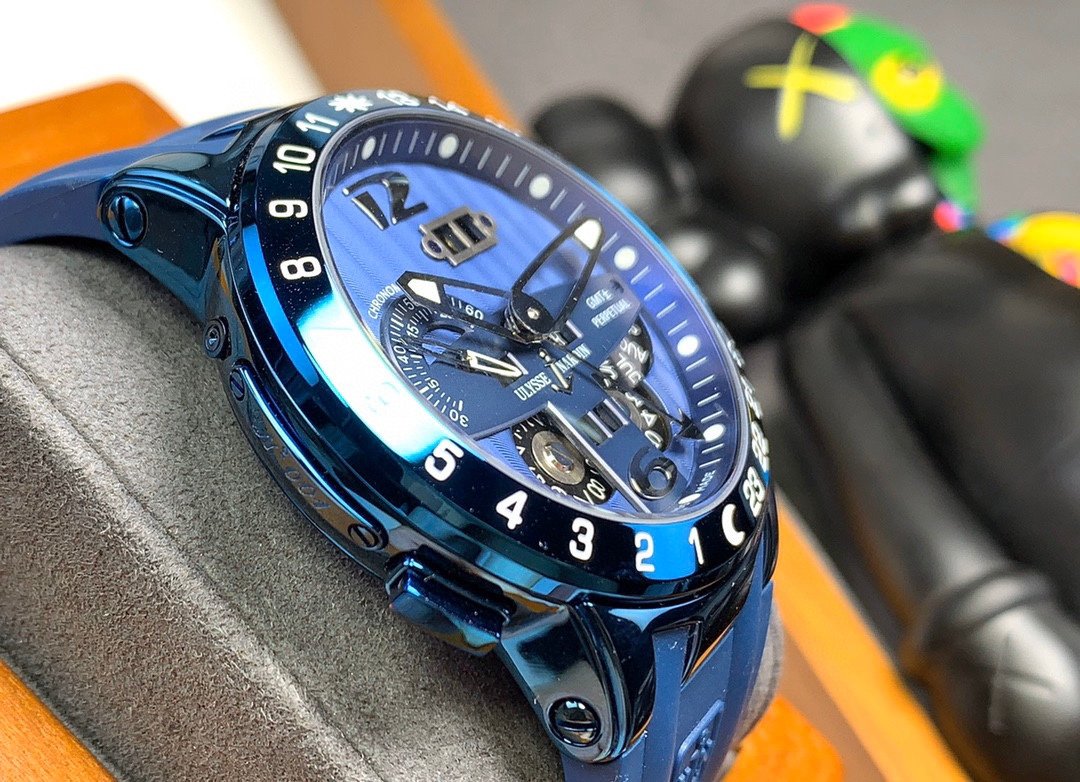 ULYSSE GMT PERPETUAL 43MM BLUE CASE