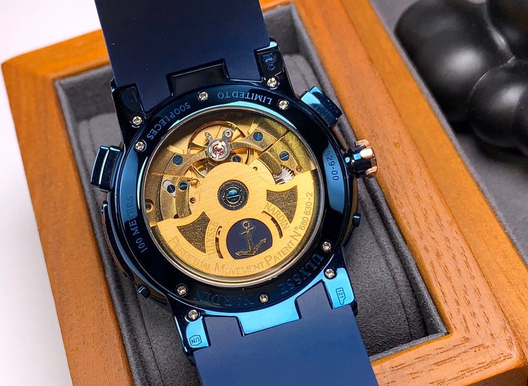 ULYSSE GMT PERPETUAL 43MM BLUE CASE