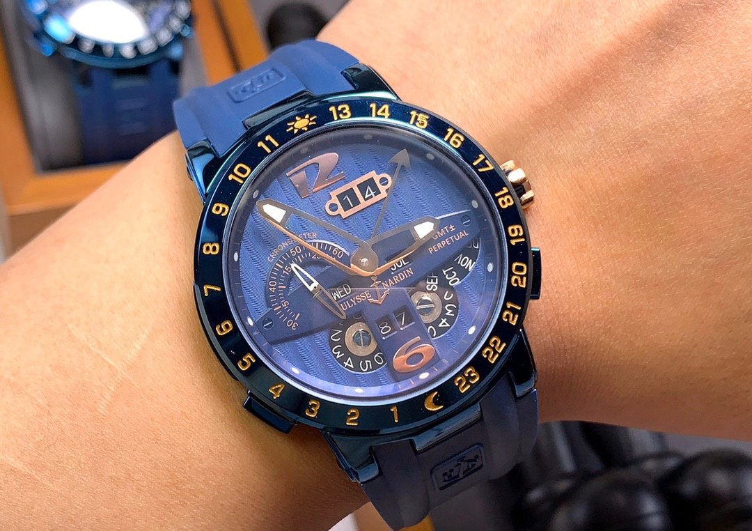 ULYSSE GMT PERPETUAL 43MM BLUE CASE