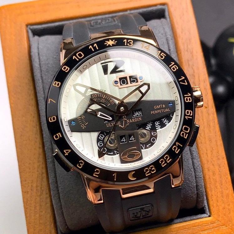 ULYSSE GMT PERPETUAL 43MM ROSE GOLD CASE