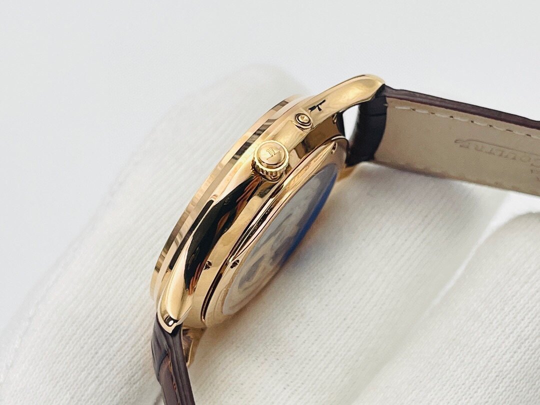 JAEGER MASTER ULTRA THIN RESERVE RED GOLD WHITE DIAL