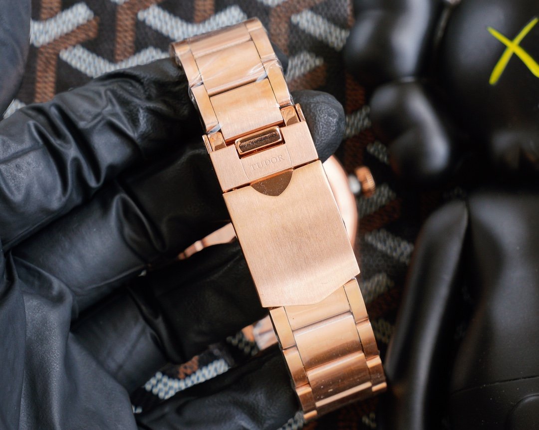 HERITAGE RANGER 41MM BLACK DIAL STEEL BRACELET