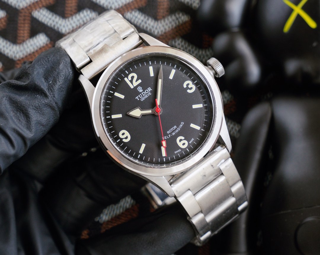 HERITAGE RANGER 41MM BLACK DIAL STEEL BRACELET
