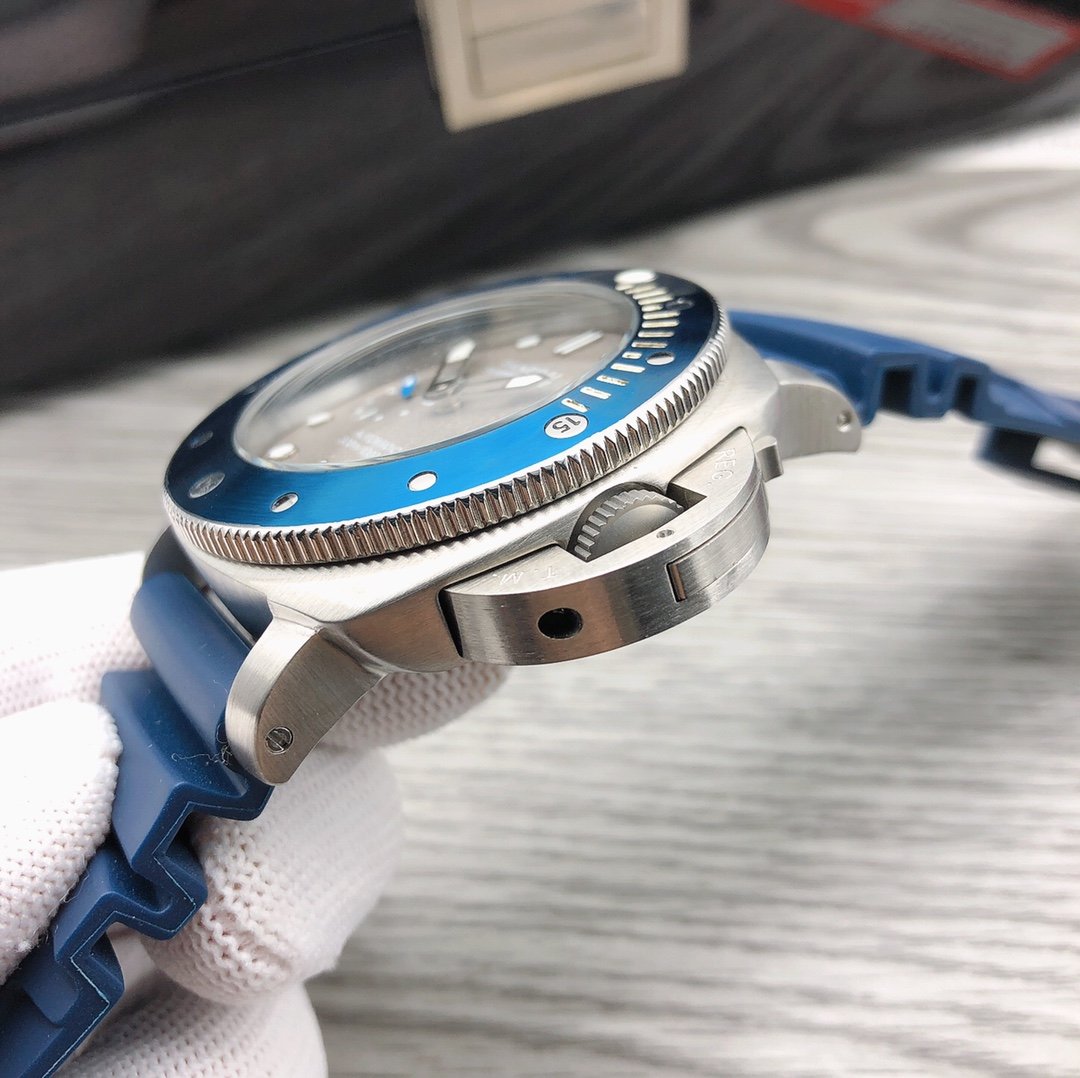 LUNIMOR SUBMERSIBLE 42 GREY DIAL PAM959