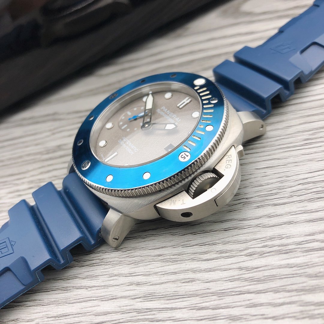 LUNIMOR SUBMERSIBLE 42 GREY DIAL PAM959
