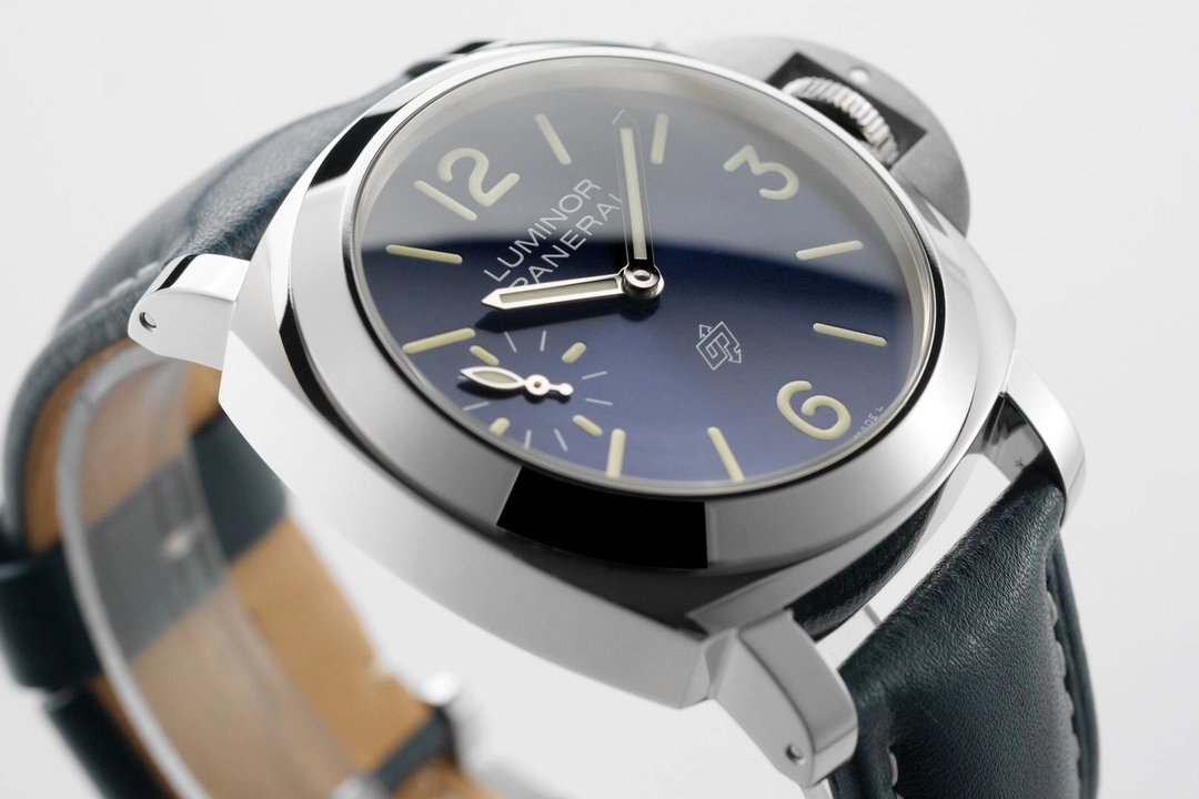 LUNIMOR BLUE DIAL STEEL CASE PAM1085