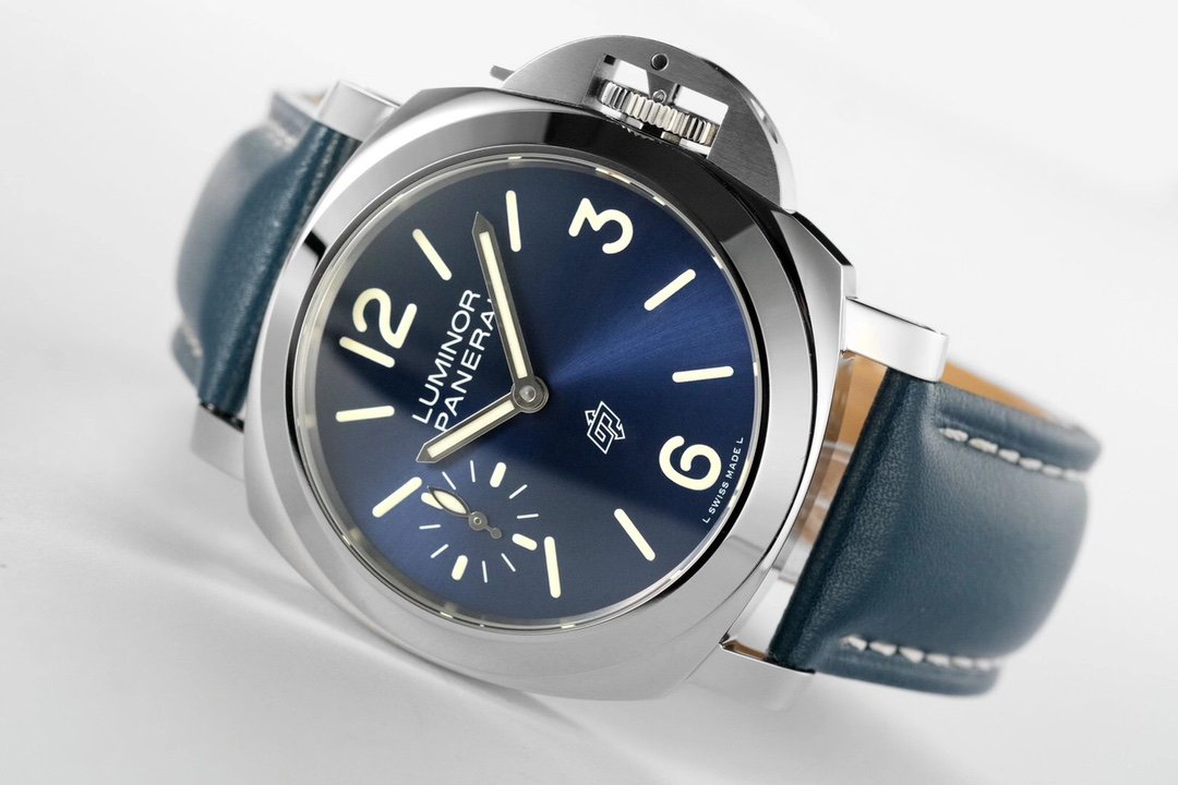 LUNIMOR BLUE DIAL STEEL CASE PAM1085