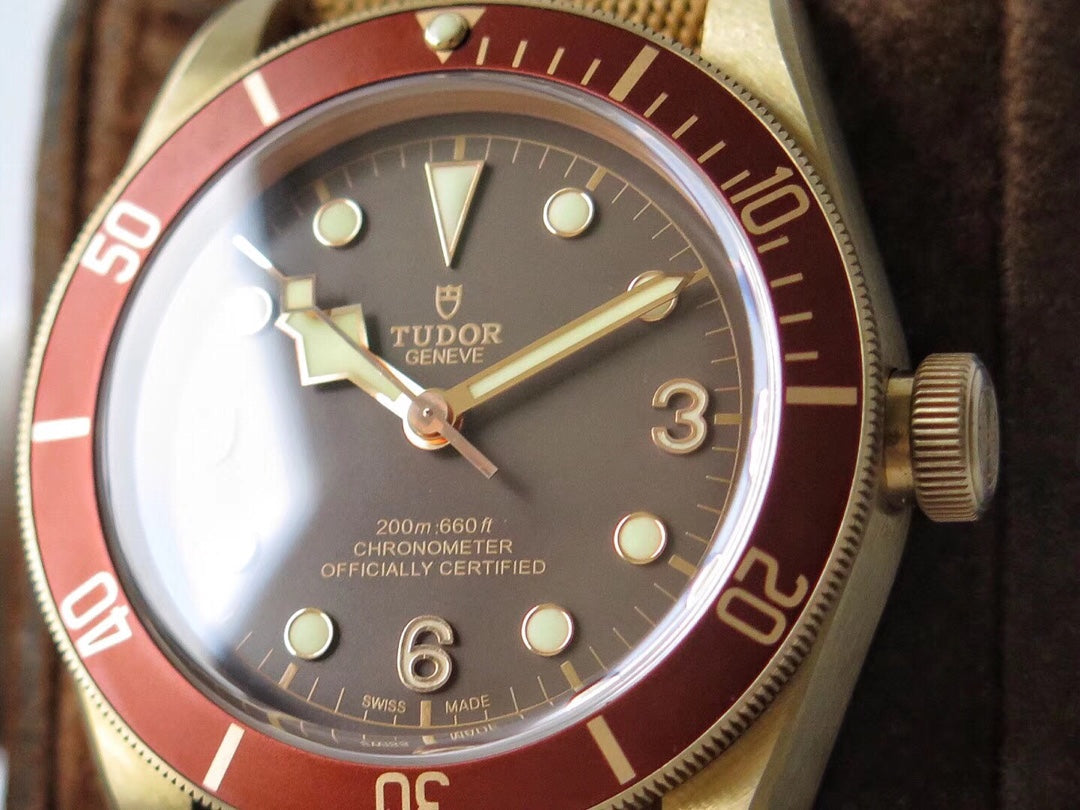 HERITAGE BLACK BAY 43 BRONZE CHRONOMETER TEXTILE