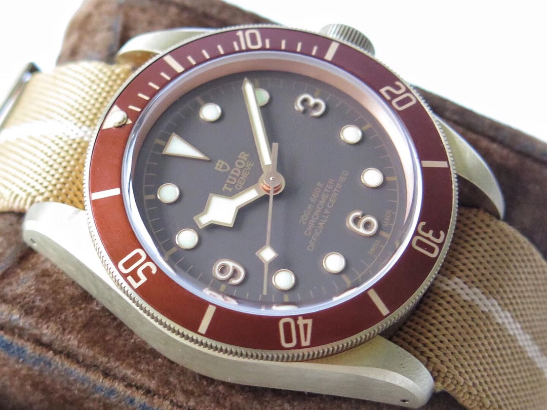 HERITAGE BLACK BAY 43 BRONZE CHRONOMETER TEXTILE