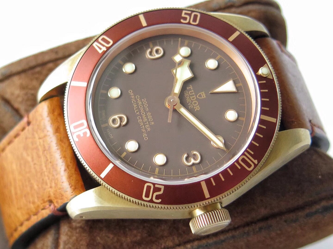 HERITAGE BLACK BAY 43 BRONZE CHRONOMETER LEATHER