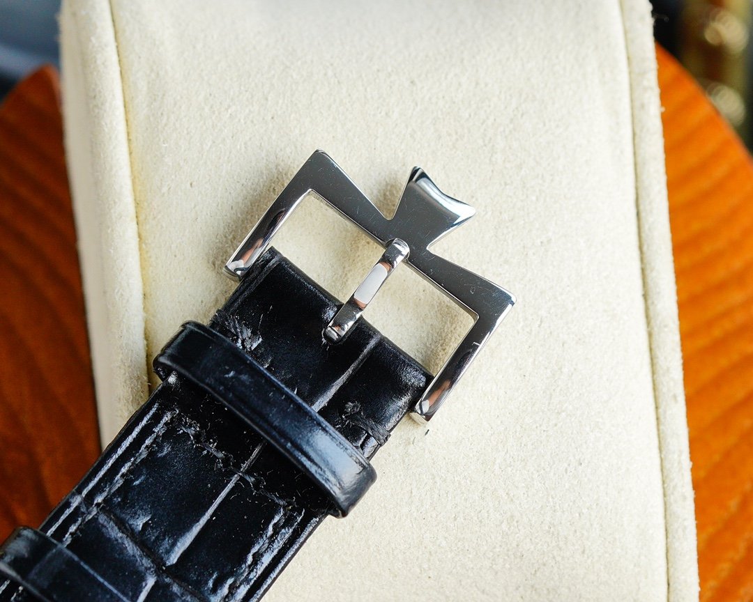 VACHERON PATRIMONY 40MM MOTHER OF PEARL DIAL