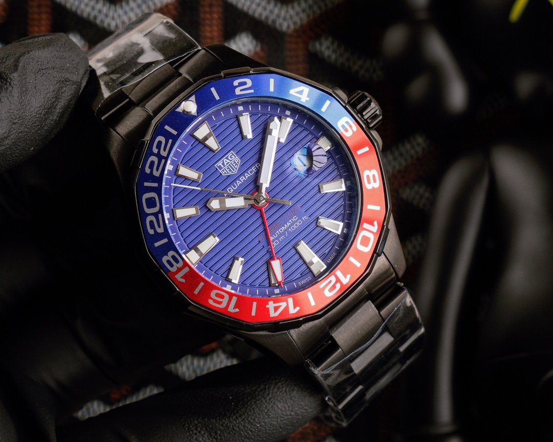 AQUARACER CALIBRE 7GMT BLACK CASE RED BLUE BEZEL