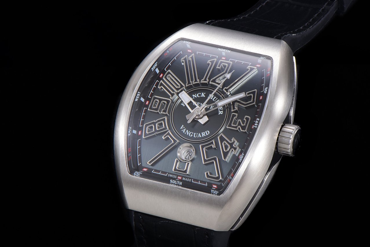 FRANCK VANGUARD 45MM STEEL CASE BLACK DIAL