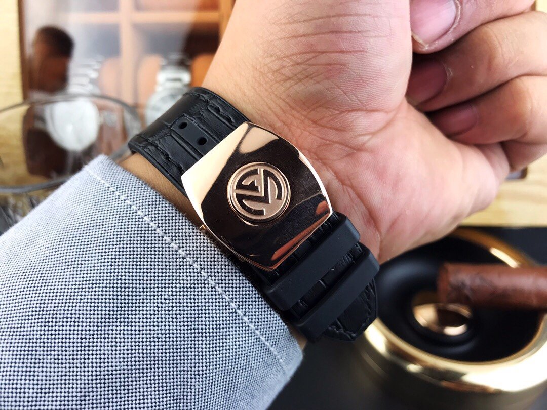 FRANCK VANGUARD 45MM ROSE GOLD CASE BLACK DIAL