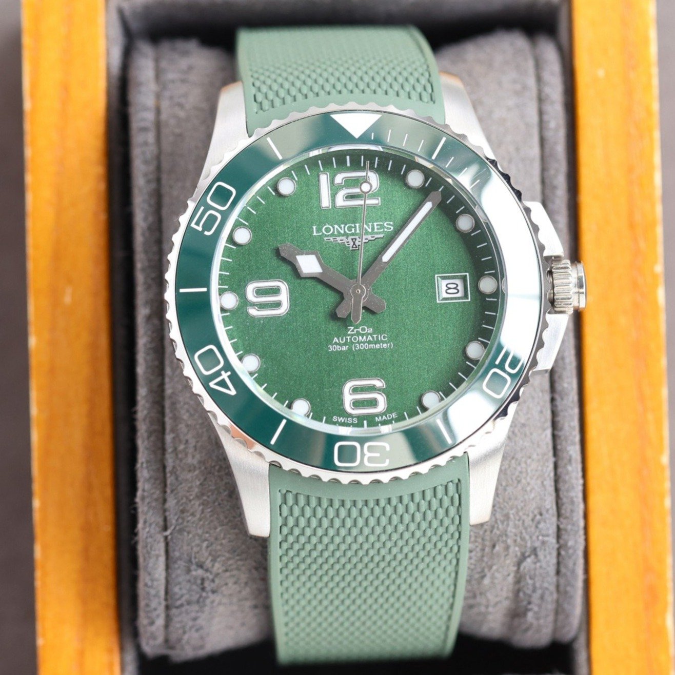 HYDRO CONQUEST CERAMIC RUBBER STRAP