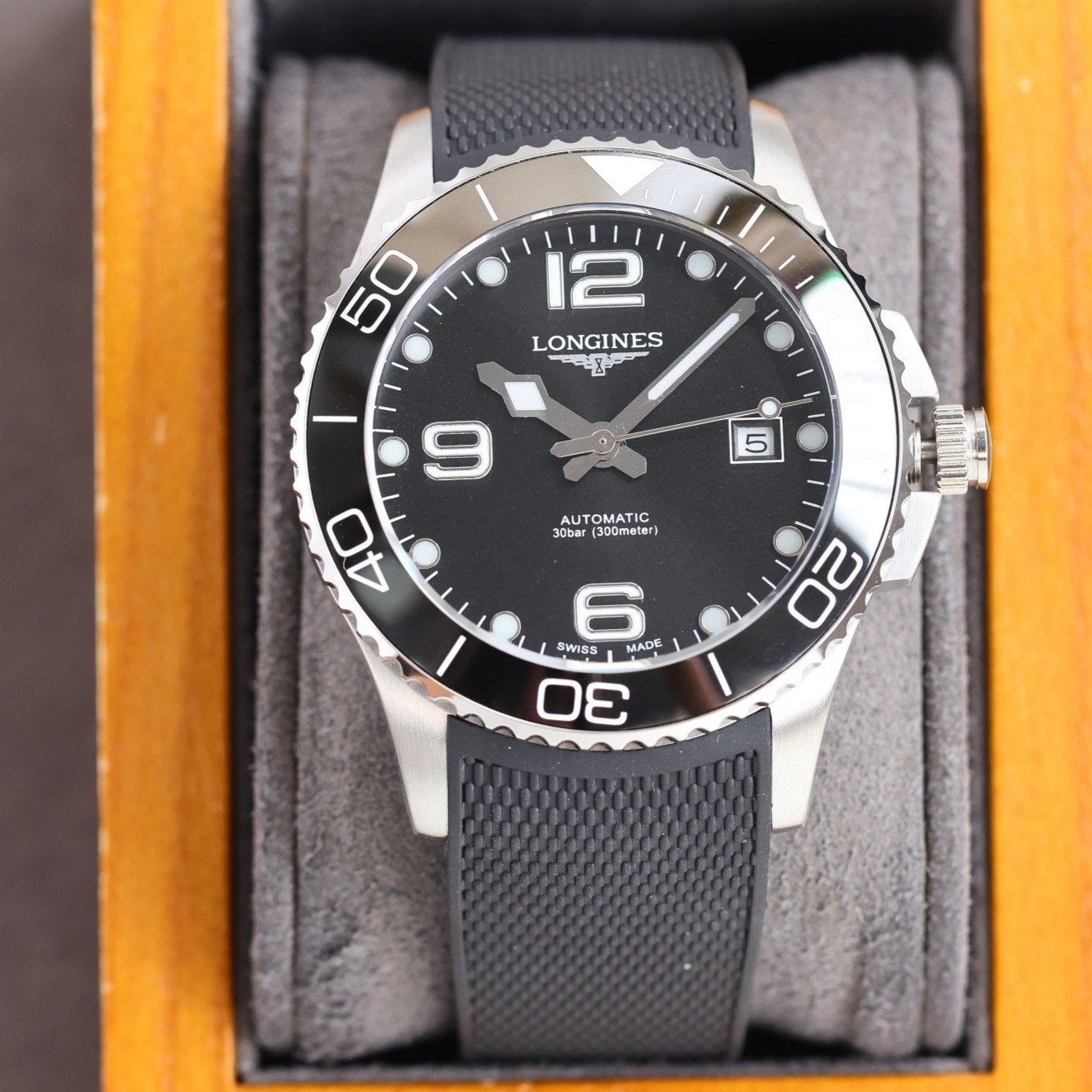 HYDRO CONQUEST CERAMIC RUBBER STRAP