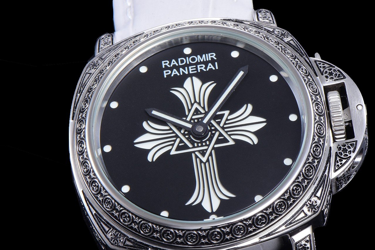 LUMINOR RADIOMIR 44 HAND ENGRAVED WHITE LEATHER