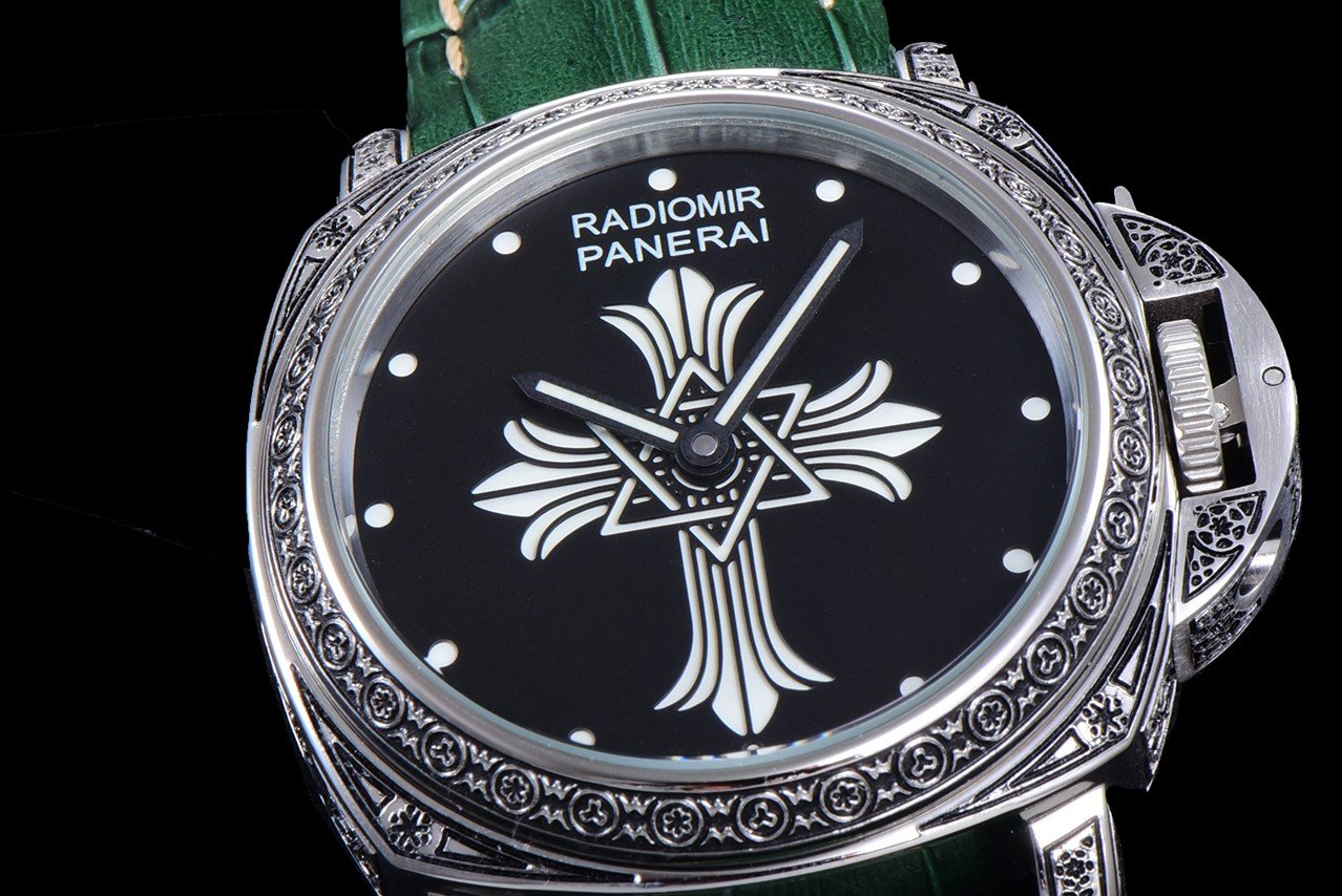 LUMINOR RADIOMIR 44 HAND ENGRAVED GREEN LEATHER