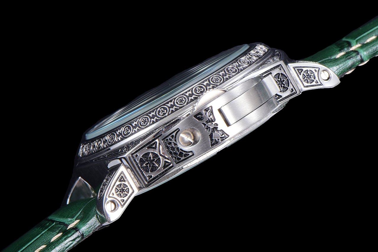 LUMINOR RADIOMIR 44 HAND ENGRAVED GREEN LEATHER