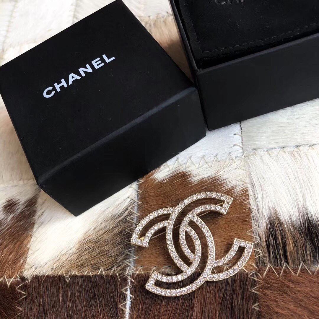 CC Brooch 156132