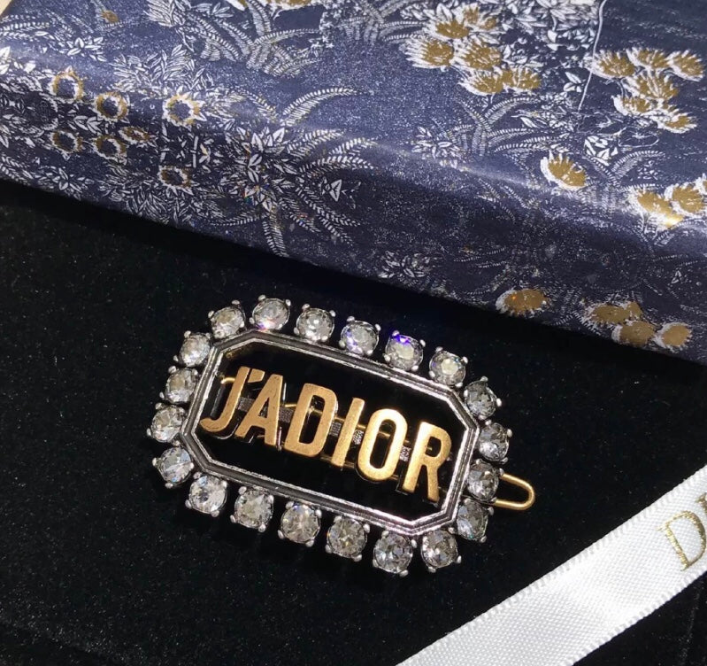 CD Brooch 05
