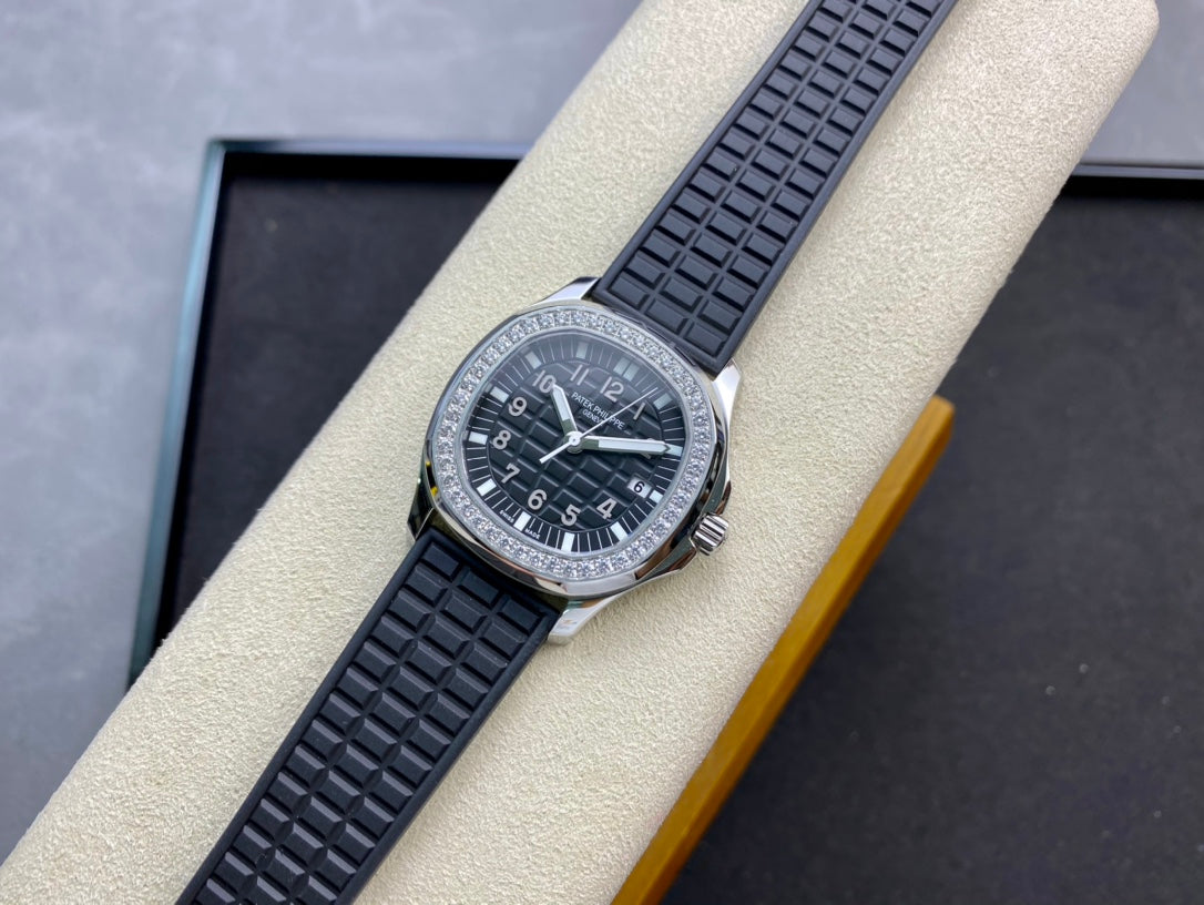PATEK Aquanaut 35.6mm Black Diamond